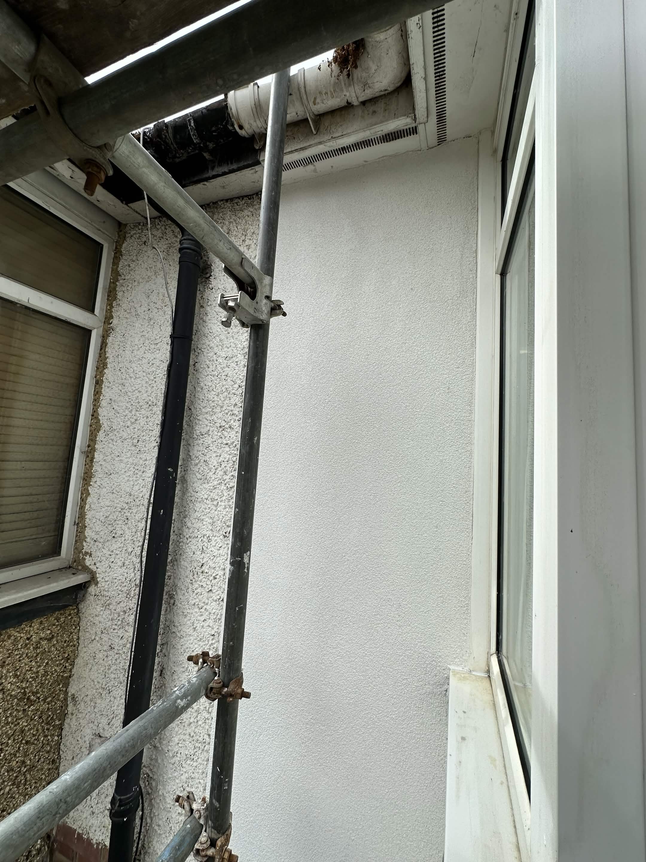 Left property front finished neighbours section