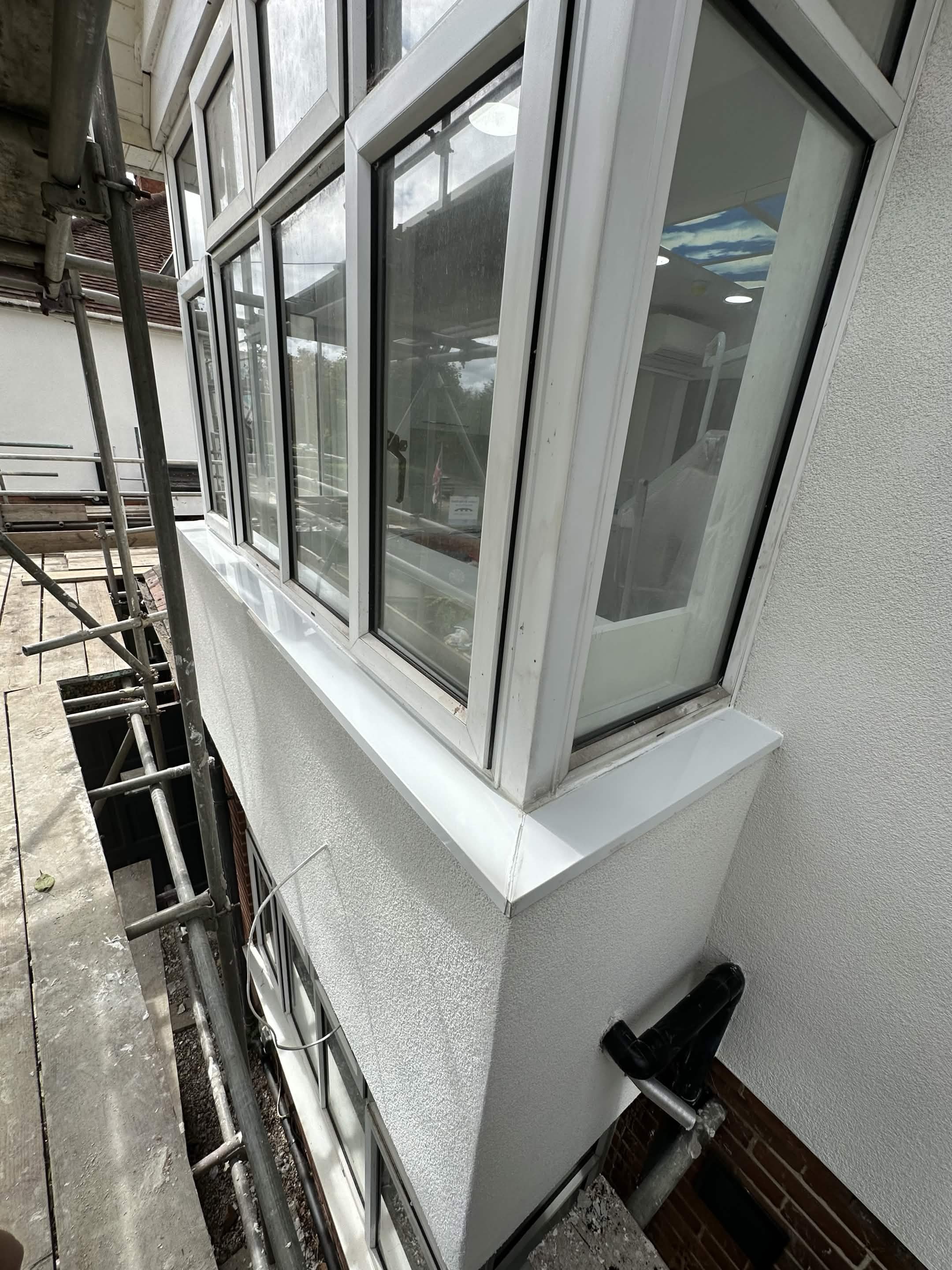 Right property front finished baywindow section